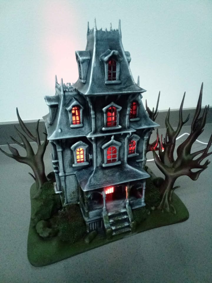 Halloween Haunted Mansion Lamp